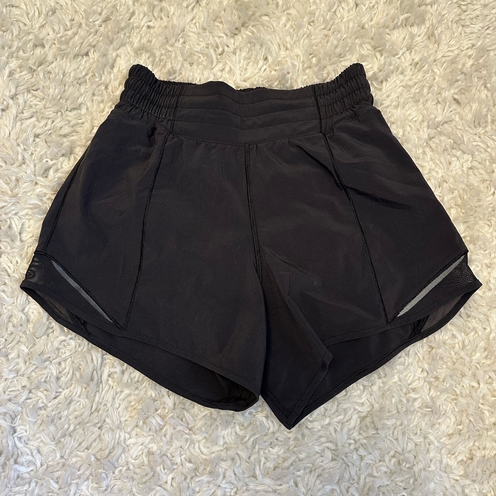 NWOT Lululemon Hotty Hot Short